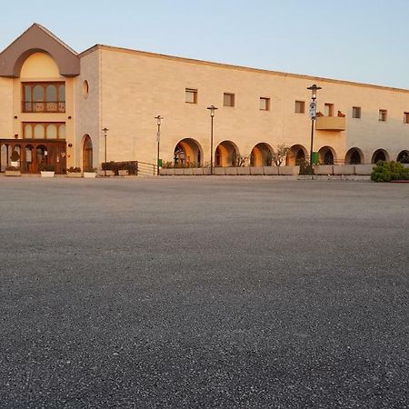 Hotel Casa Per Ferie Benedetto XIII Gravina in Puglia Exterior foto