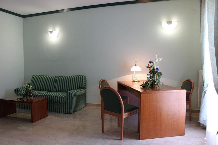 Hotel Casa Per Ferie Benedetto XIII Gravina in Puglia Zimmer foto