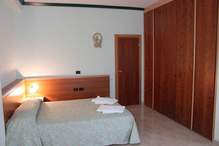 Hotel Casa Per Ferie Benedetto XIII Gravina in Puglia Zimmer foto
