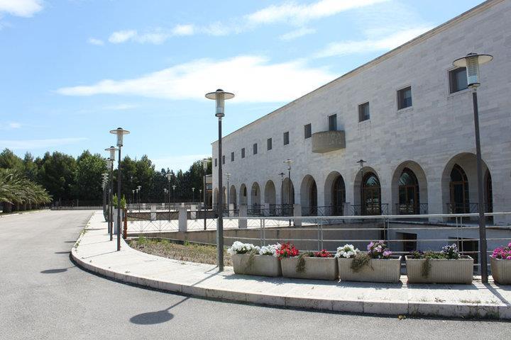 Hotel Casa Per Ferie Benedetto XIII Gravina in Puglia Exterior foto