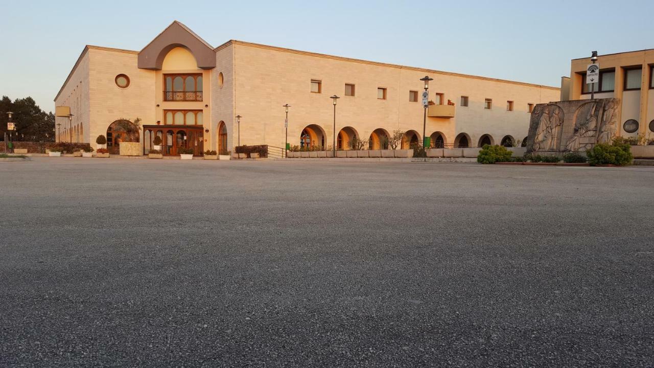 Hotel Casa Per Ferie Benedetto XIII Gravina in Puglia Exterior foto